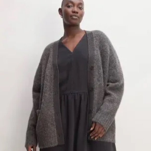 Everlane The Superfuzz Alpaca Cardigan in Dark Charcoal size Small. New with tag - Picture 6 of 14